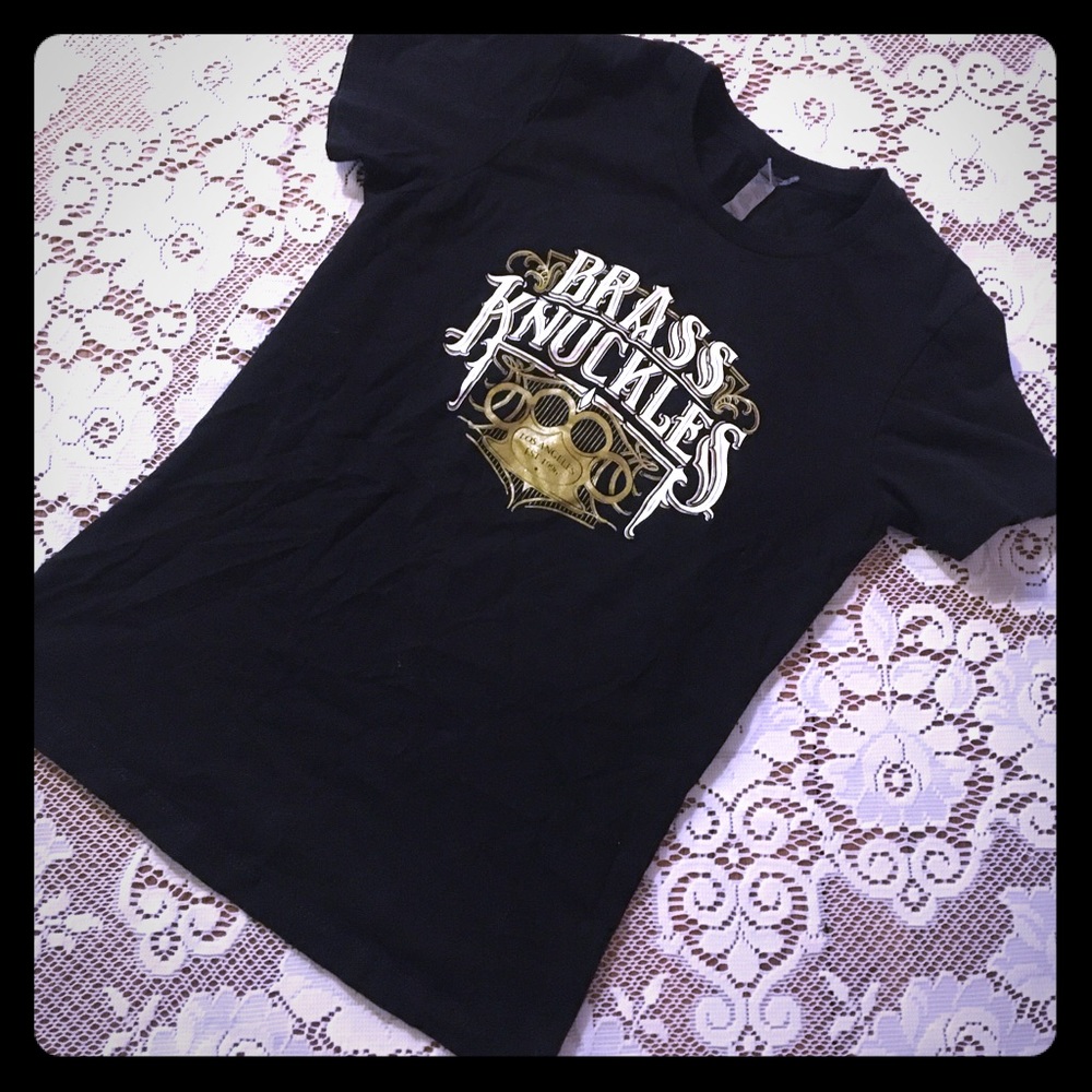 Black brass knuckles tee